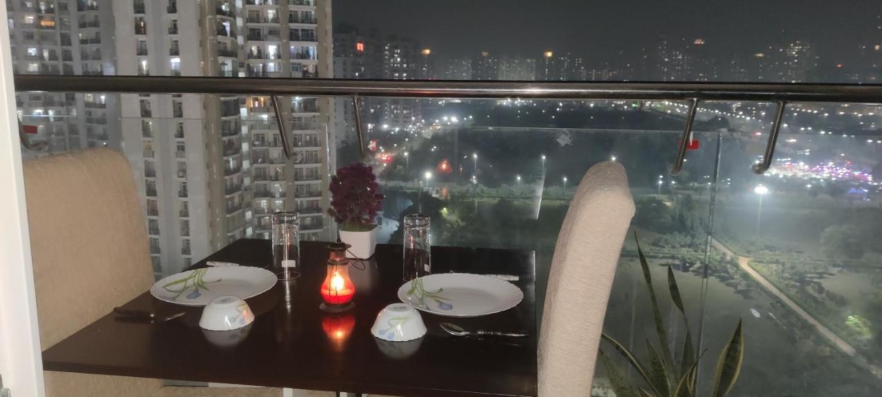 The Forest Stays-Luxury Studio Apartment In Noida Exteriér fotografie