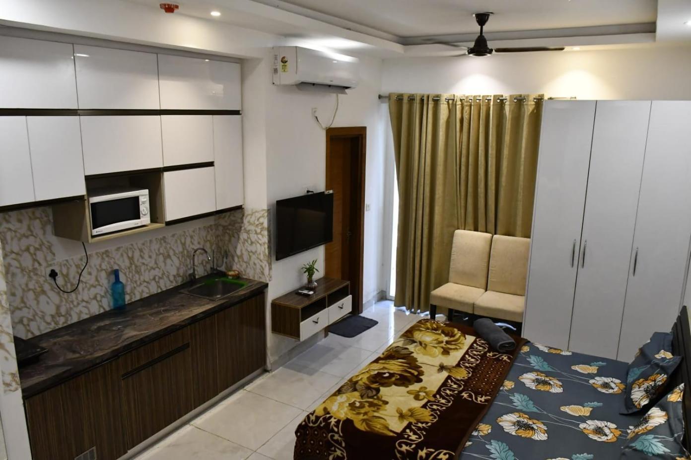 The Forest Stays-Luxury Studio Apartment In Noida Exteriér fotografie